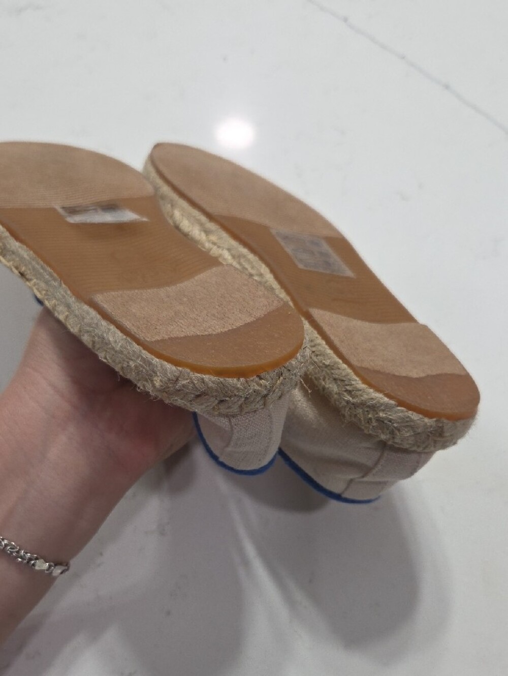 Soludos Cream Espadrilles with Blue Trim Sz8 Gentle Used - Picture 7 of 9